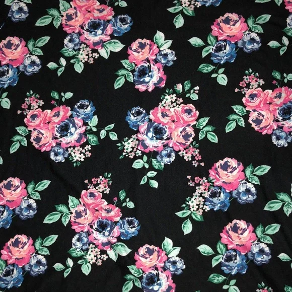 Bobbie Brooks Floral Tee - Picture 4 of 6